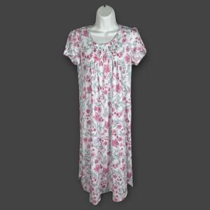 NWT Miss Elaine White Pink Floral Smocked short sleeve nightgown Small midi